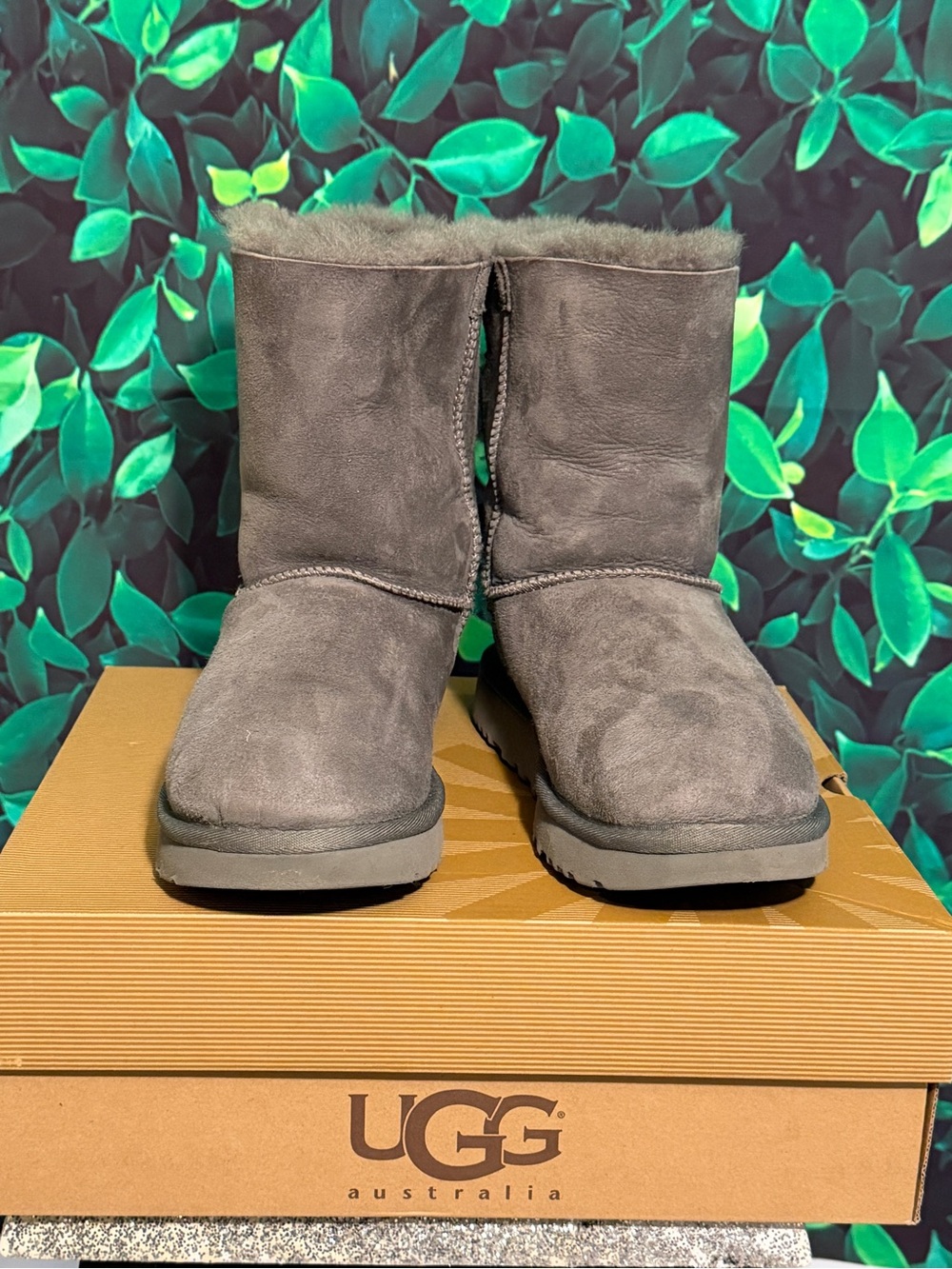 UGG Bailey Bow Boots in Charcoal Gray ~ Excellent Condition